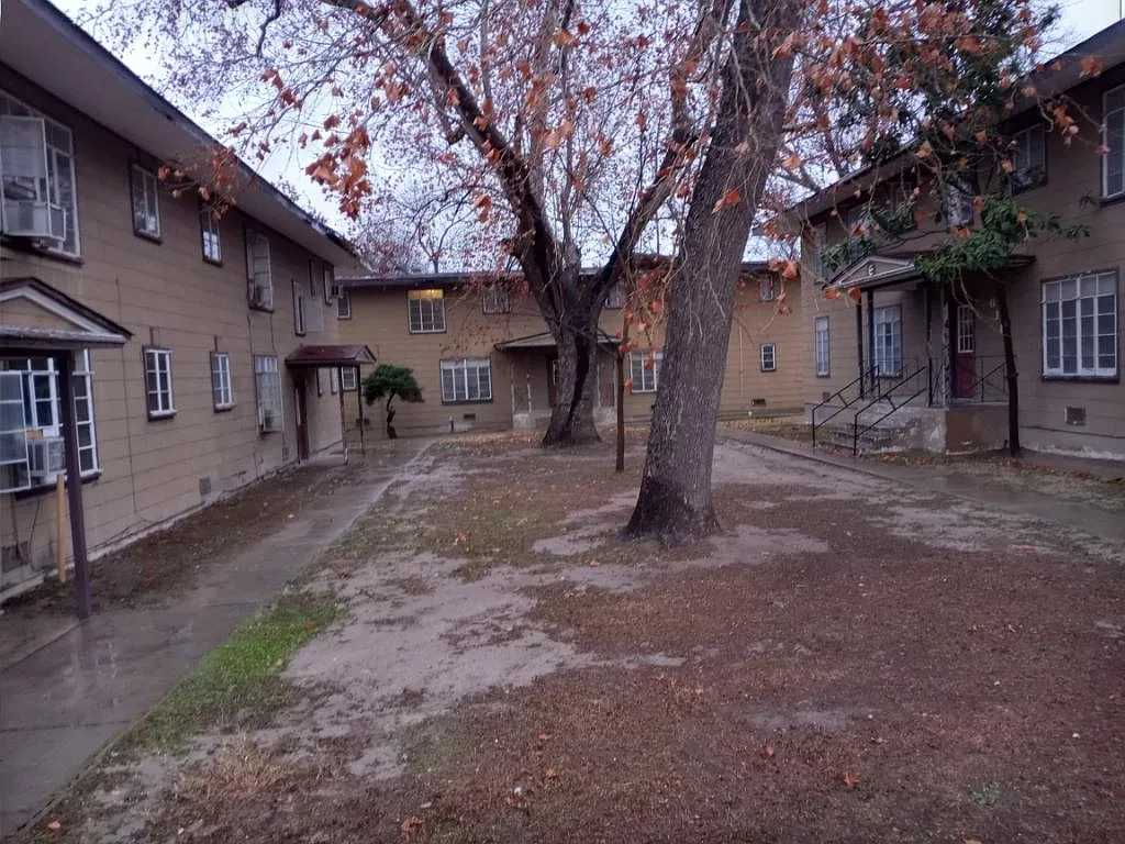 Creekside Apts - 613 3 — Photo 2