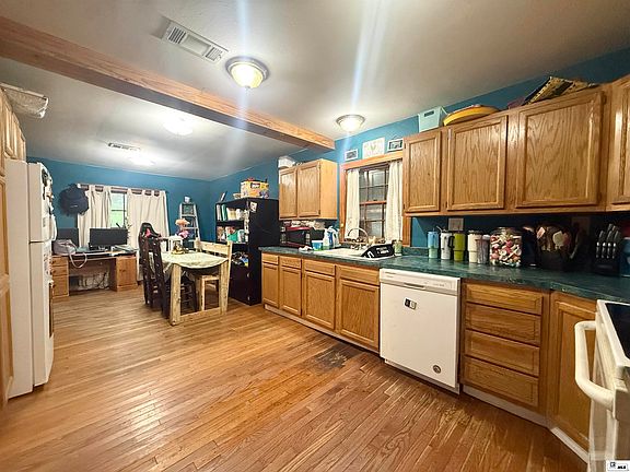 5th image of 105 Oakdale Ave
