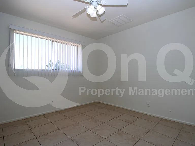 518 W 14th St — Photo 9