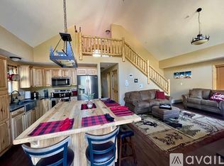 10 County Road 92, Lyons, CO 80540