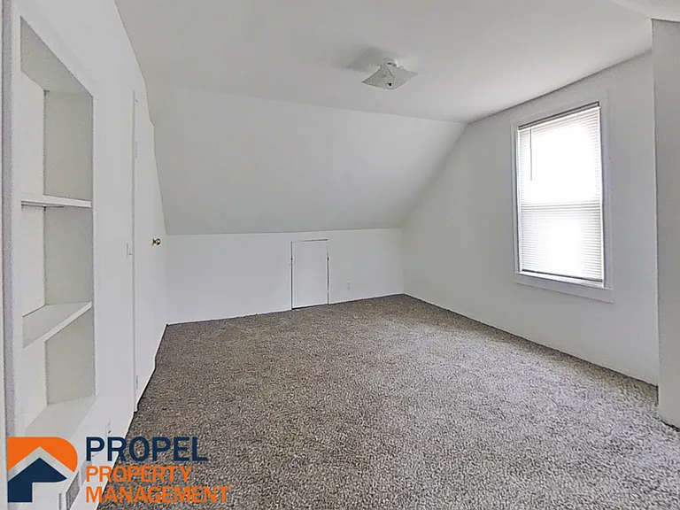 18676 Brady — Photo 11