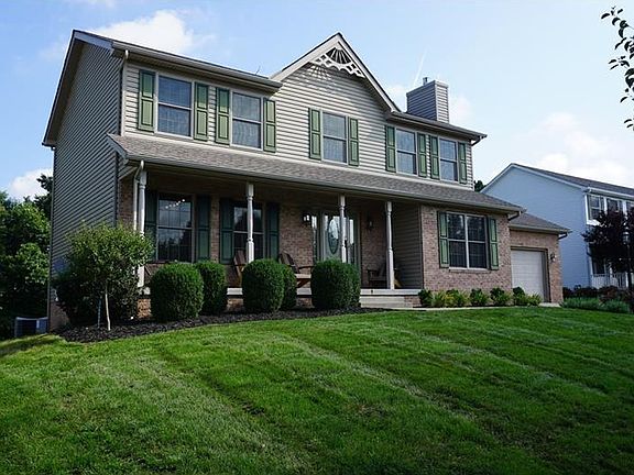 3rd image of 917 Gregory Ct