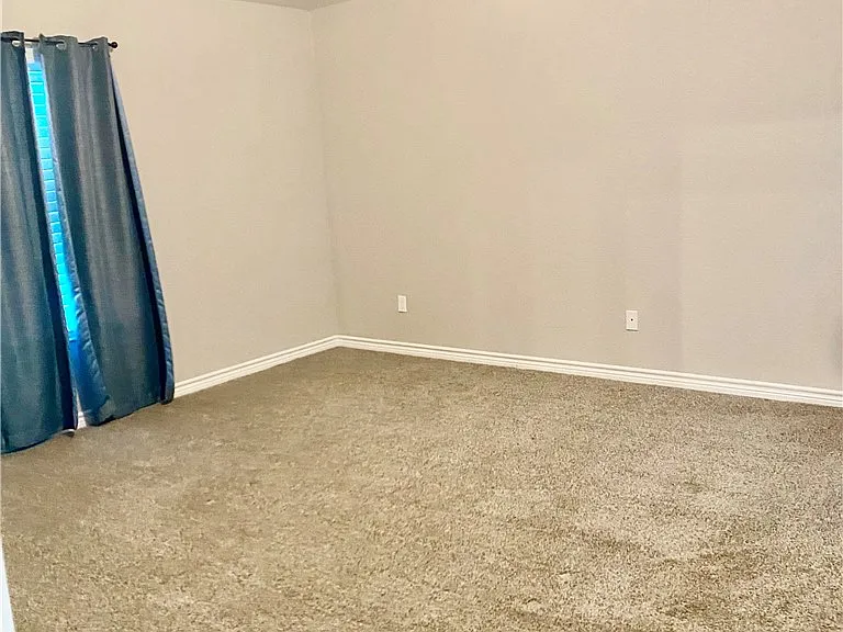 7729 Pruet Dr — Photo 9