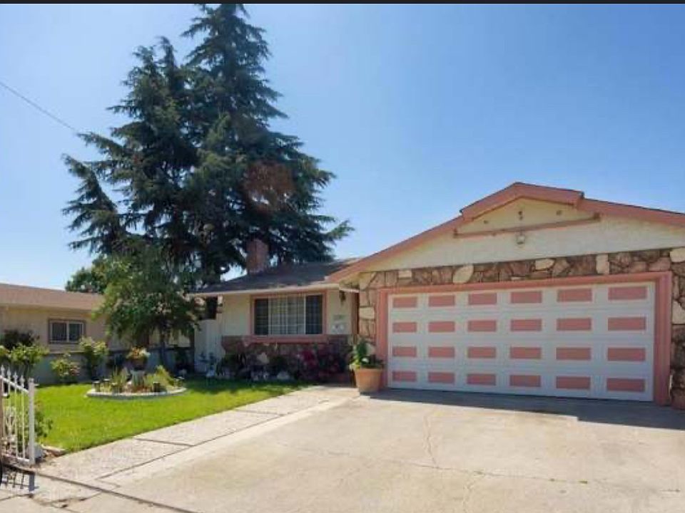 1st image of 2580 Bambi Ln