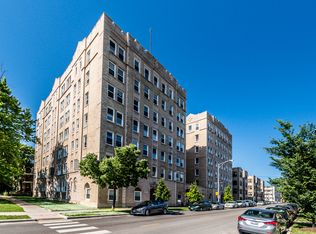 Washington Plaza, Chicago, IL 60644