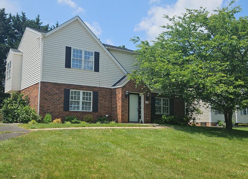 1st image of 511 Bent Oak Ct