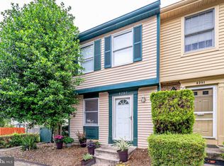 8287 Crestmont Cir, Springfield, VA 22153