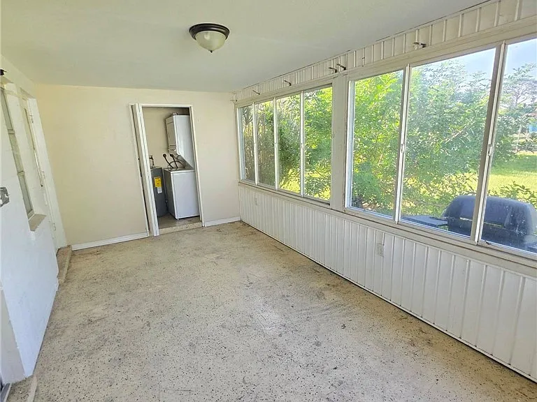 221 Harmony Ln — Photo 17
