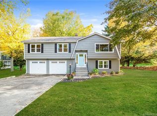25 Burnt Plains Rd, Milford, CT 06461