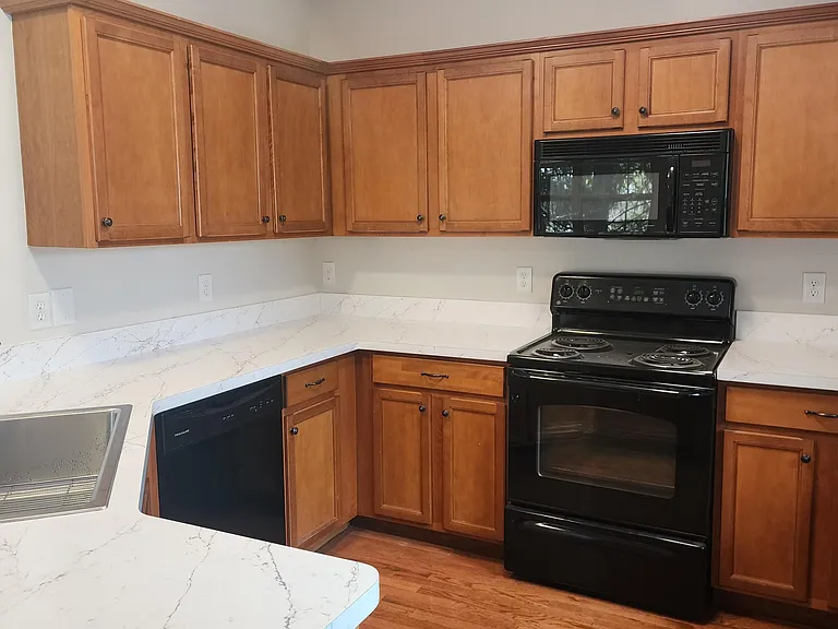 1574 Kessler Ave — Photo 10