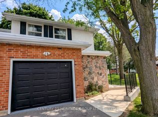 431 Keats Way #5, Waterloo, ON N2L5S7