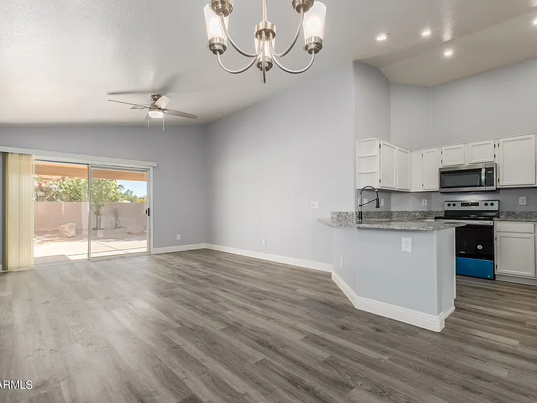 109 W Helena Dr — Photo 11