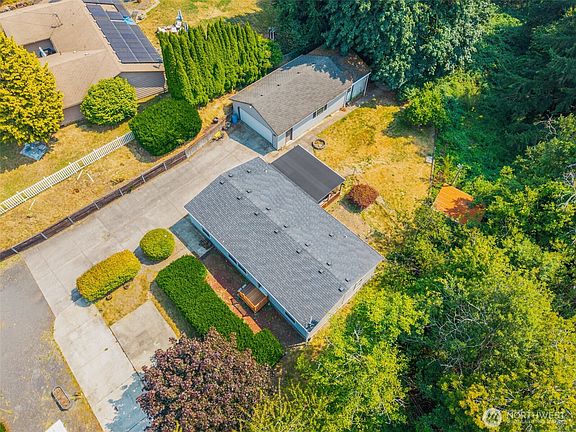 3rd image of 585 Gore Road