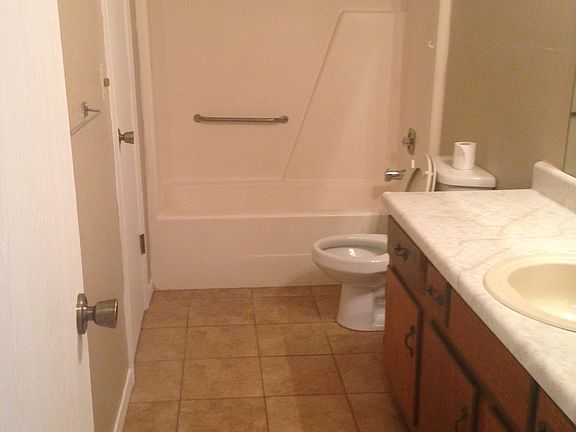 4th image of 640 W 149th St S