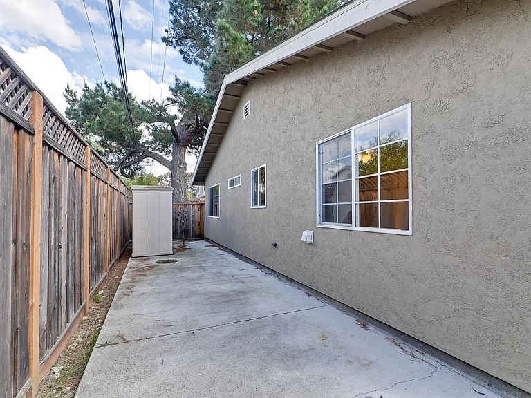 18701 Newsom Ave — Photo 54