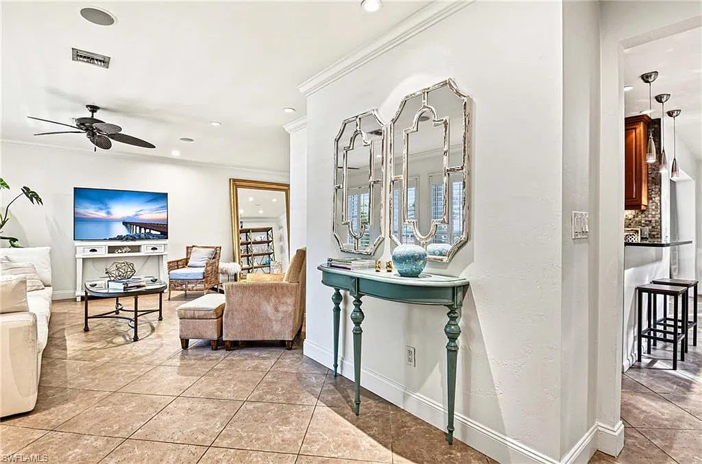3 bed, 2.0 bath, 2200 sqft, $4,500 — Photo 3