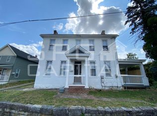 424 S 3rd St, Chambersburg, PA 17201