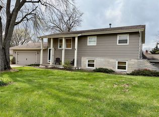 1804 University Dr, Charleston, IL 61920