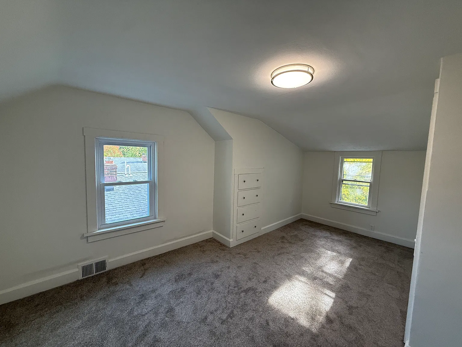 3 bed, 1414 sqft, $1,600 — Photo 4
