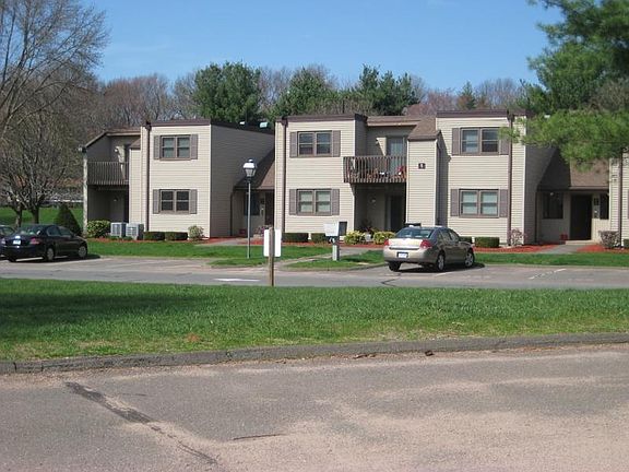 2nd image of 1106 Twin Circle Dr Unit 1106
