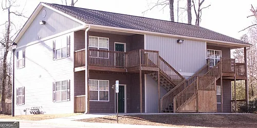 7400 Courtyard Dr Photo 1