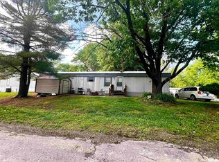 12 Golden Ash Ln, Carbondale, IL 62902