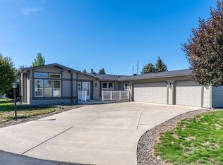 1865 NE 6th St, Redmond, OR 97756