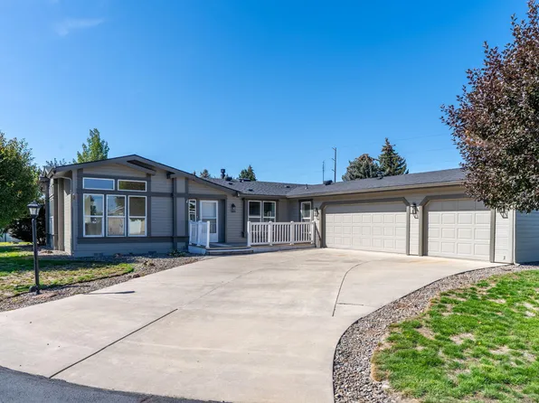 1865 NE 6th St, Redmond, OR 97756