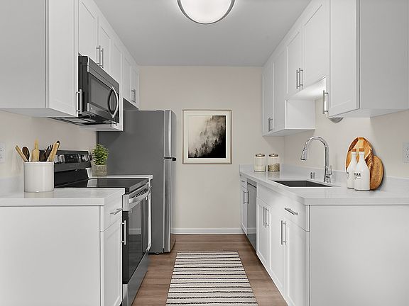 3rd image of 811 Paseo Camarillo #4847735