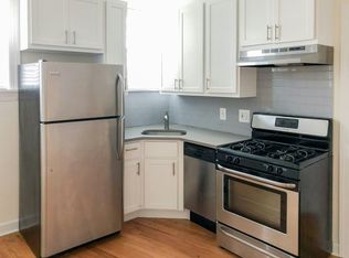 630 W Roscoe St, Chicago, IL 60657