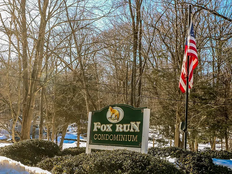 615 Fox Run Ln — Photo 27
