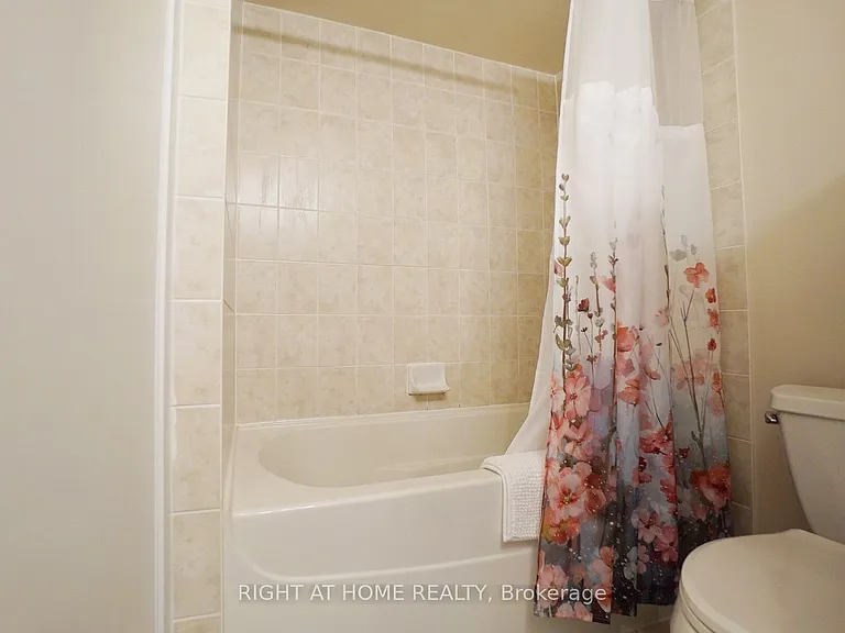 219 Fort York Blvd #3307 — Photo 34