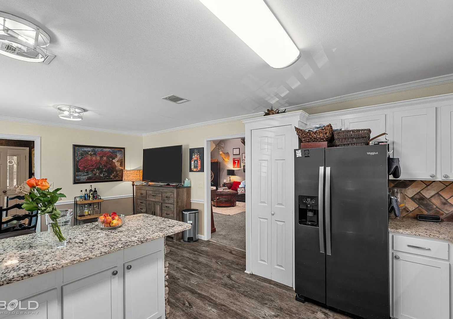 Spacious Benton Home with Shop, Storage & RV Plug-In Schedule Your Tour! — Photo 4