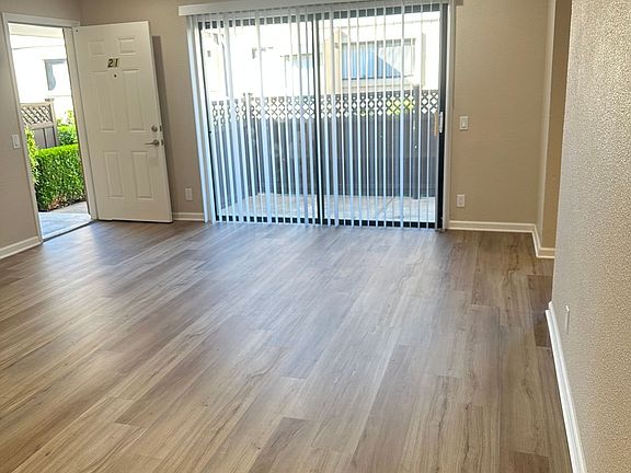 3rd image of 1136 Virginia Ln #220