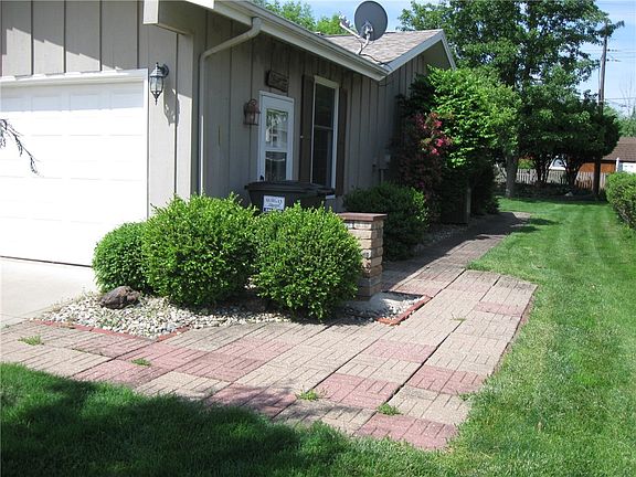 3rd image of 633 Ashby Dr