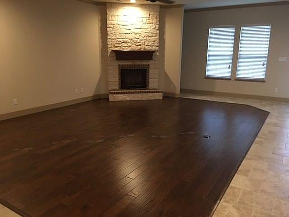 2nd image of 1673 Laramie Ln