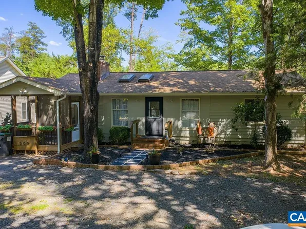 305 Stratford Cir, Locust Grove, VA 22508