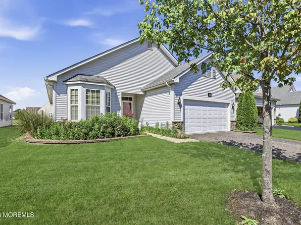 70 Eagle Ridge Circle, Lakewood, NJ 08701