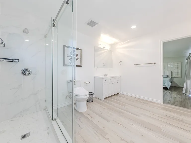 835 Bilton Way — Photo 28