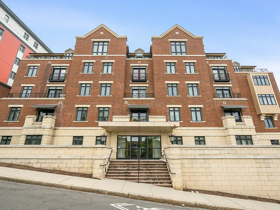 1501 Commonwealth Ave #103