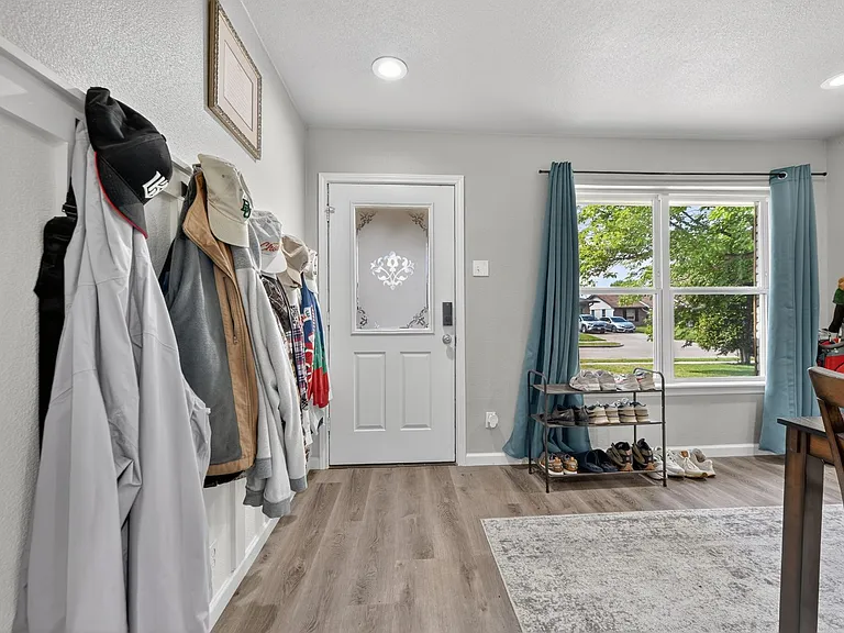 324 N Shore Pl — Photo 8