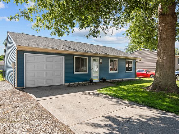 2nd image of 909 Ash Dr