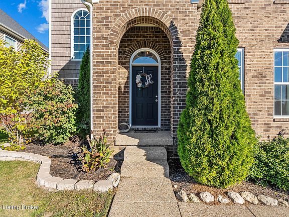 3rd image of 18104 Brightleaf Pl