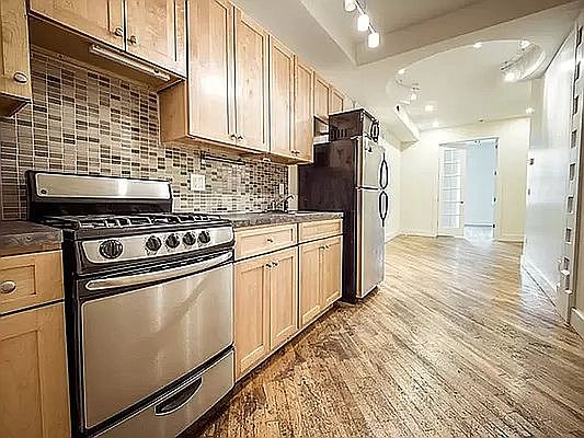 2nd image of 48 Wilson Ave