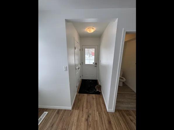 12148 105th St NW, Edmonton, AB