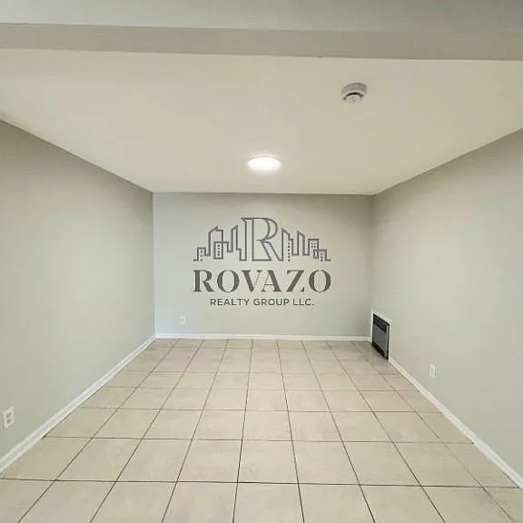 809 Summer Ave #2 — Photo 5
