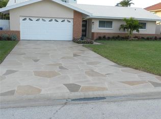 2720 Hibiscus Dr W, Belleair Beach, FL 33786