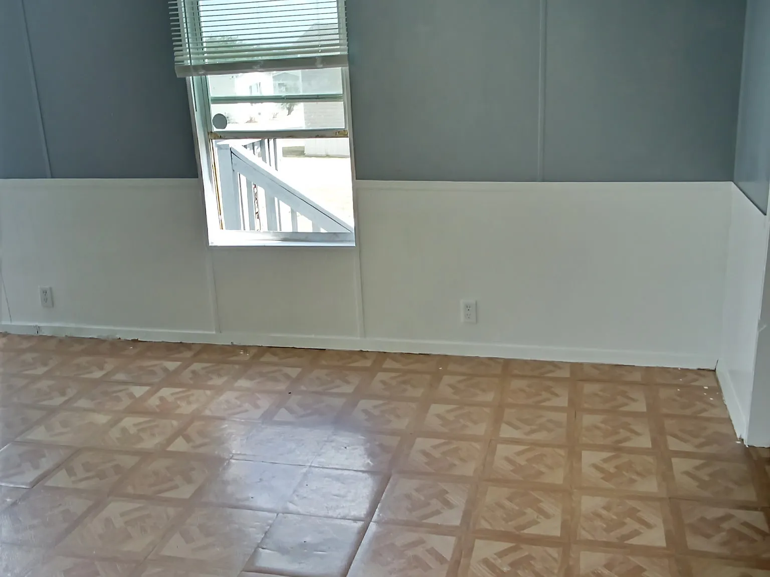 3 bed, 1216 sqft, $975 — Photo 2