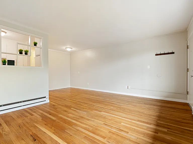 831 W Nickerson St — Photo 9