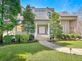 2 Sleepy Hollow Rd, New Canaan, CT 06840